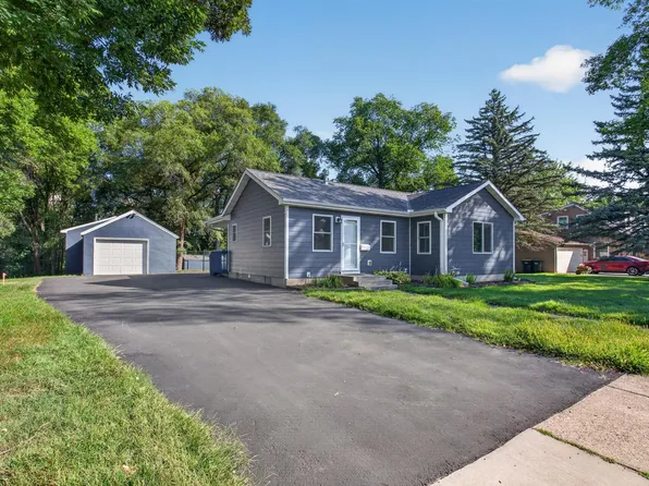 935 5th Ave W, Shakopee, MN 55379