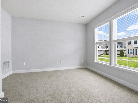 4th image of 17354 Redshank Rd