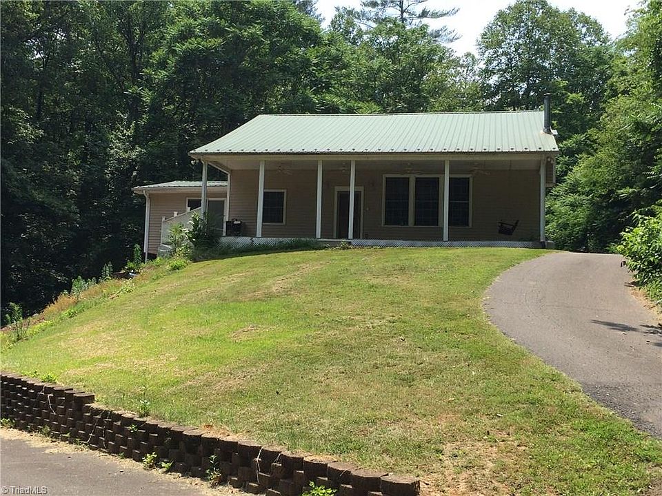 1st image of 346 E Collins Ln
