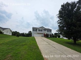 1215 Clearwater Dr, Winder, GA 30680