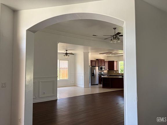 2nd image of 2802 Silver Shore Ln