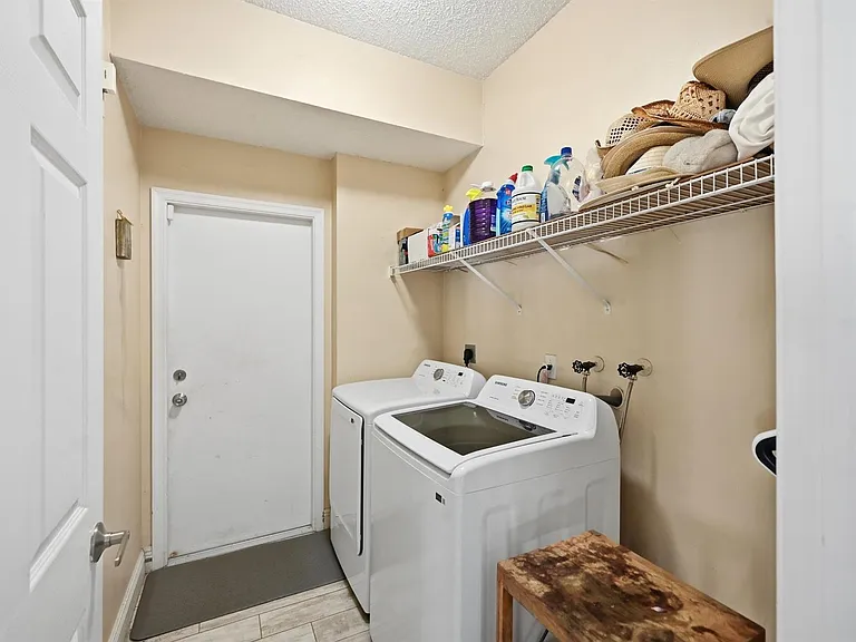 15073 Oak Chase Ct — Photo 43