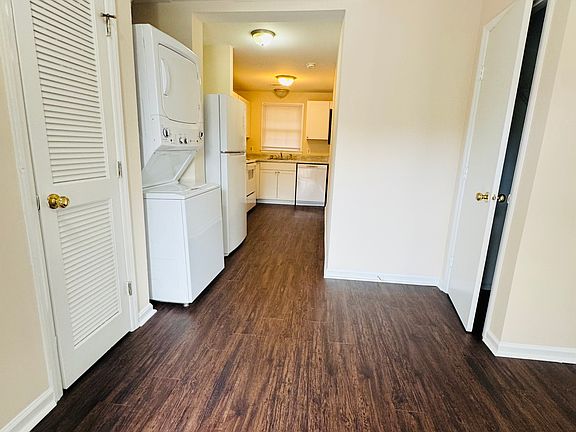 2nd image of 1323 E 10th St APT N