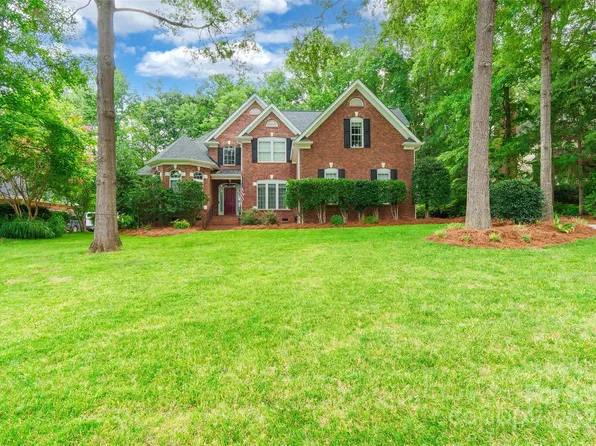 1828 Cavendale Dr, Rock Hill, SC 29732