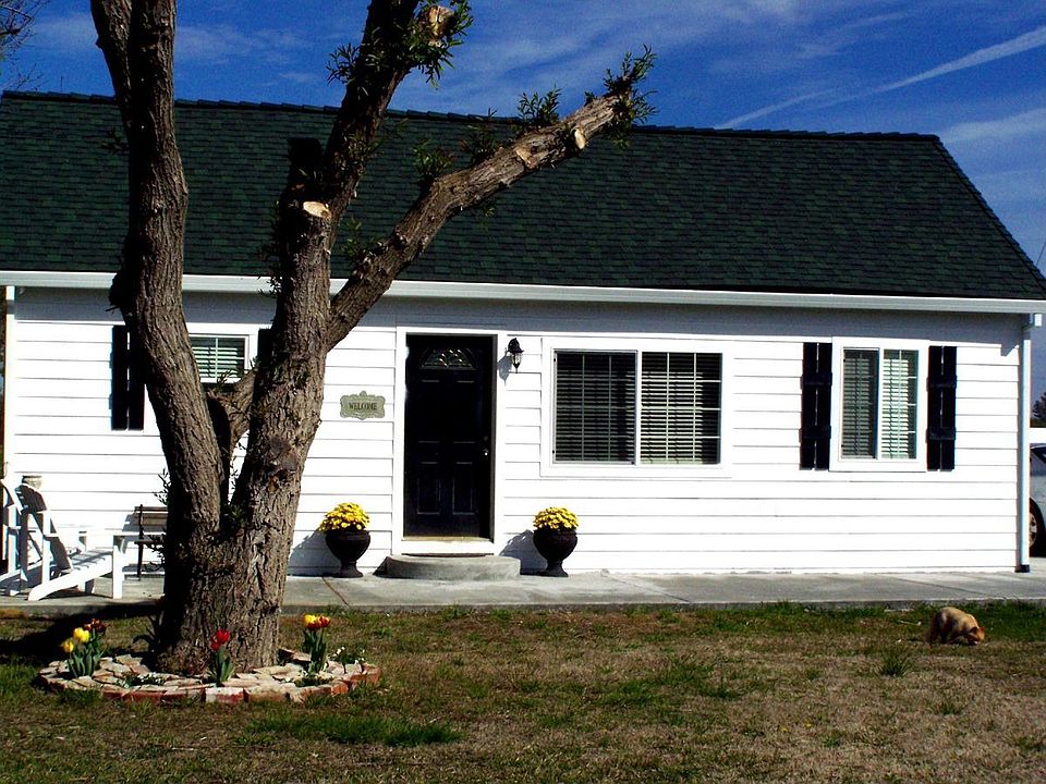COUNTRY COTTAGE