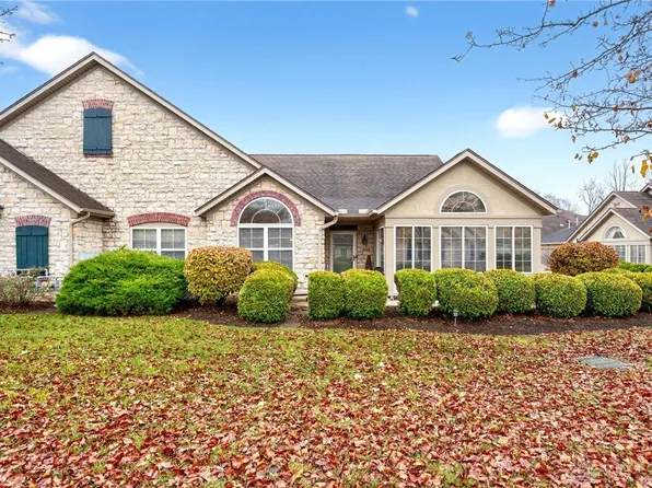 2042 Wentworth Village Dr, Bellbrook, OH 45305