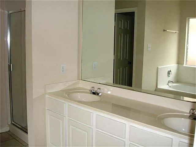 2326 Prince Jeffry Ln — Photo 10
