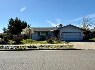2084 Temple Dr, Medford, OR