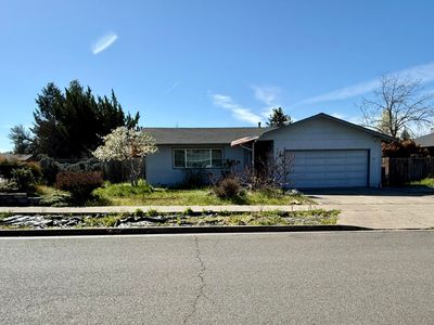 2084 Temple Dr, Medford, OR, 97504