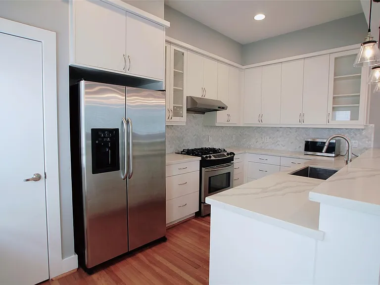 4701 Caroline St — Photo 12