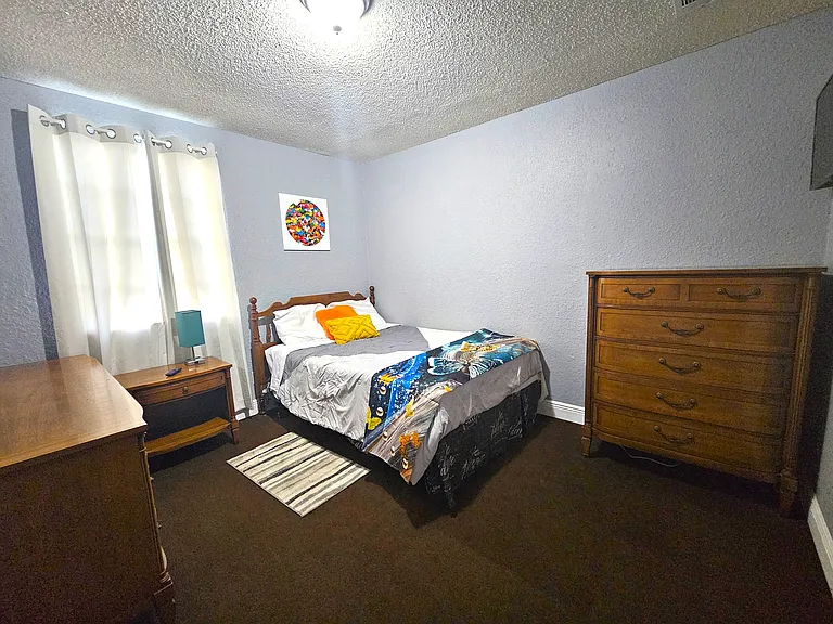 720 Texas Ave #B — Photo 5