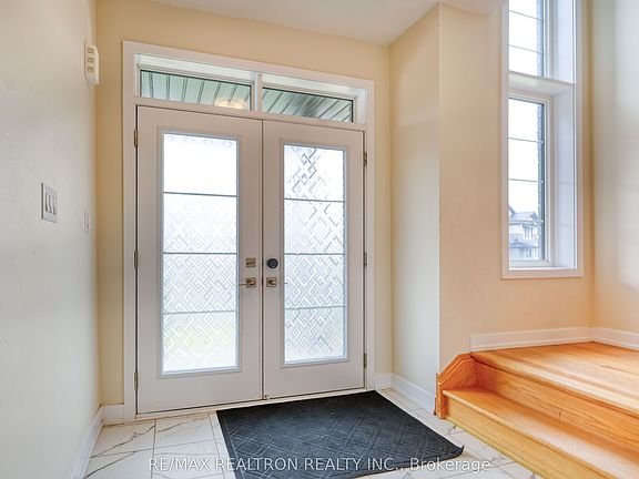 4th image of 20 Hawick Cres
