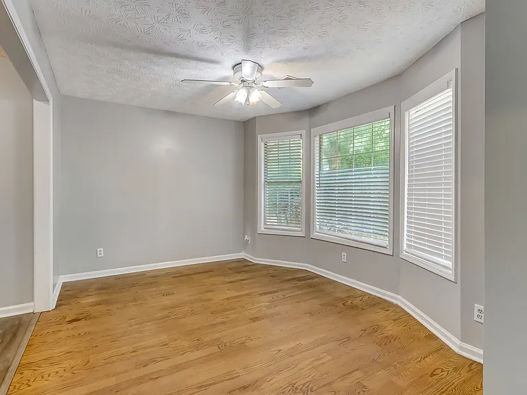 323 Farm Place Ct NE — Photo 18