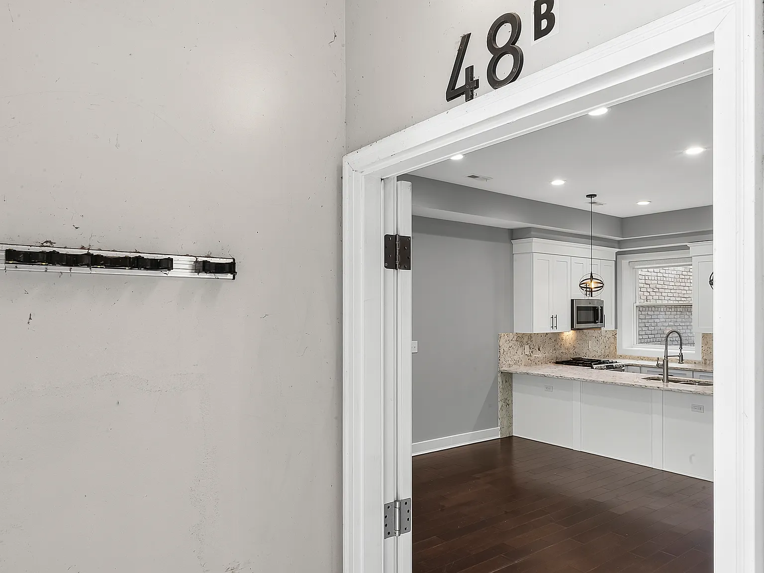 3 bed, 2066 sqft, $3,795 — Photo 3