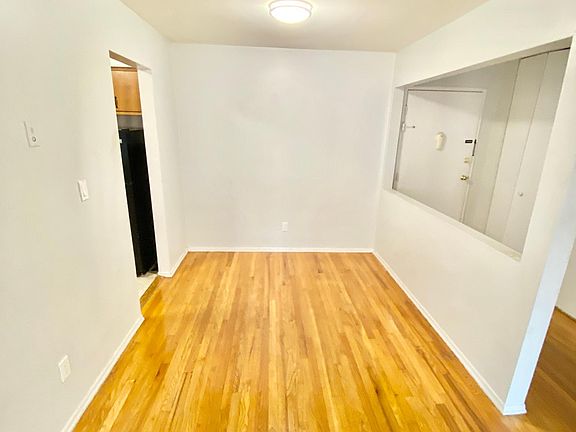 4th image of 275 S Harrison St #3K