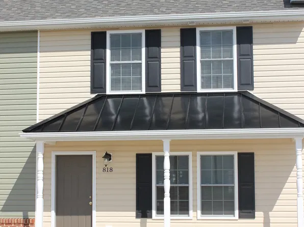820 Carson Cir, Grottoes, VA 24441