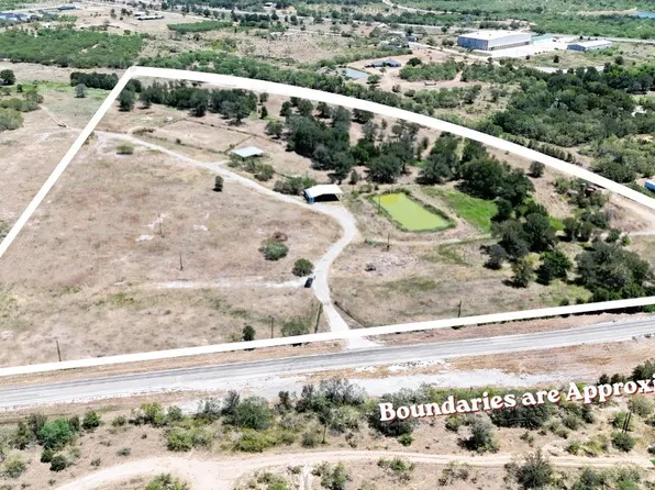 4629 Fm 2984, Luling, TX 78648