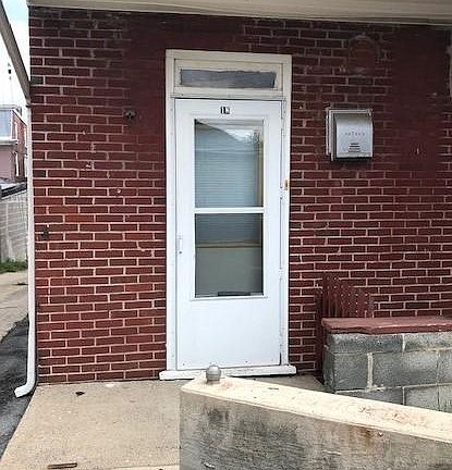 2nd image of 819 Washington Ave #1W