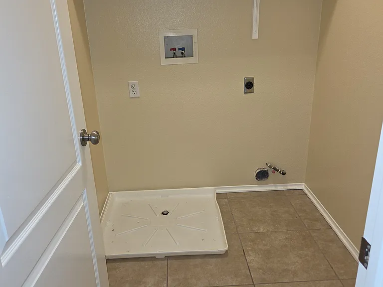 3920 Bluff St — Photo 14