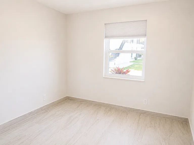 2519-2521 Pierce St — Photo 6