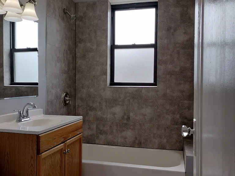 8000 S Hermitage Ave — Photo 6