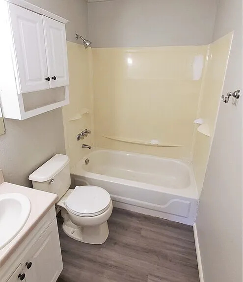 372 26th Ave SW — Photo 14