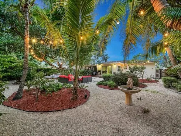 11211 NE 11th Pl, Biscayne Park, FL 33161