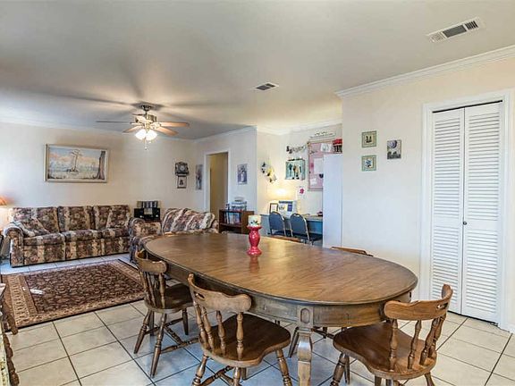 5th image of 358 Bunker Hill Dr