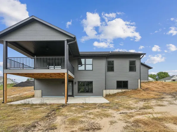 607 Lexington St, Delhi, IA 52223