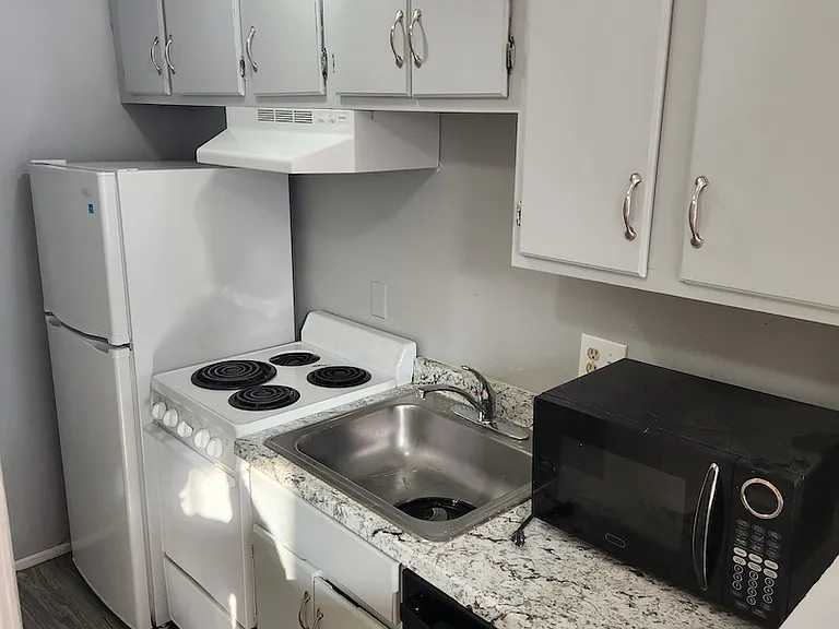 926 Southbridge St #15 — Photo 1
