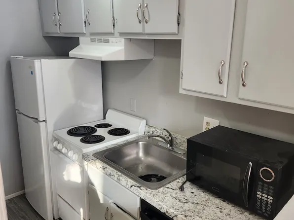 926 Southbridge St APT 15, Worcester, MA 01610