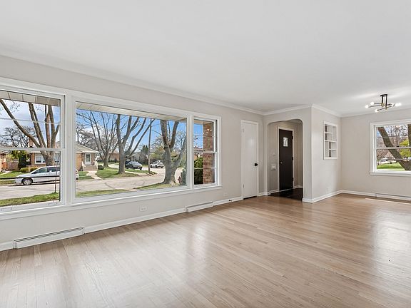 3rd image of 7402 Karlov Ave