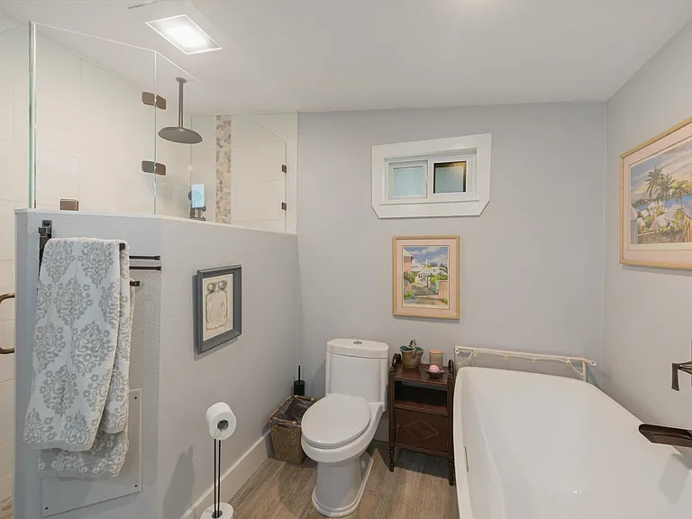 4408 Avenue C — Photo 15