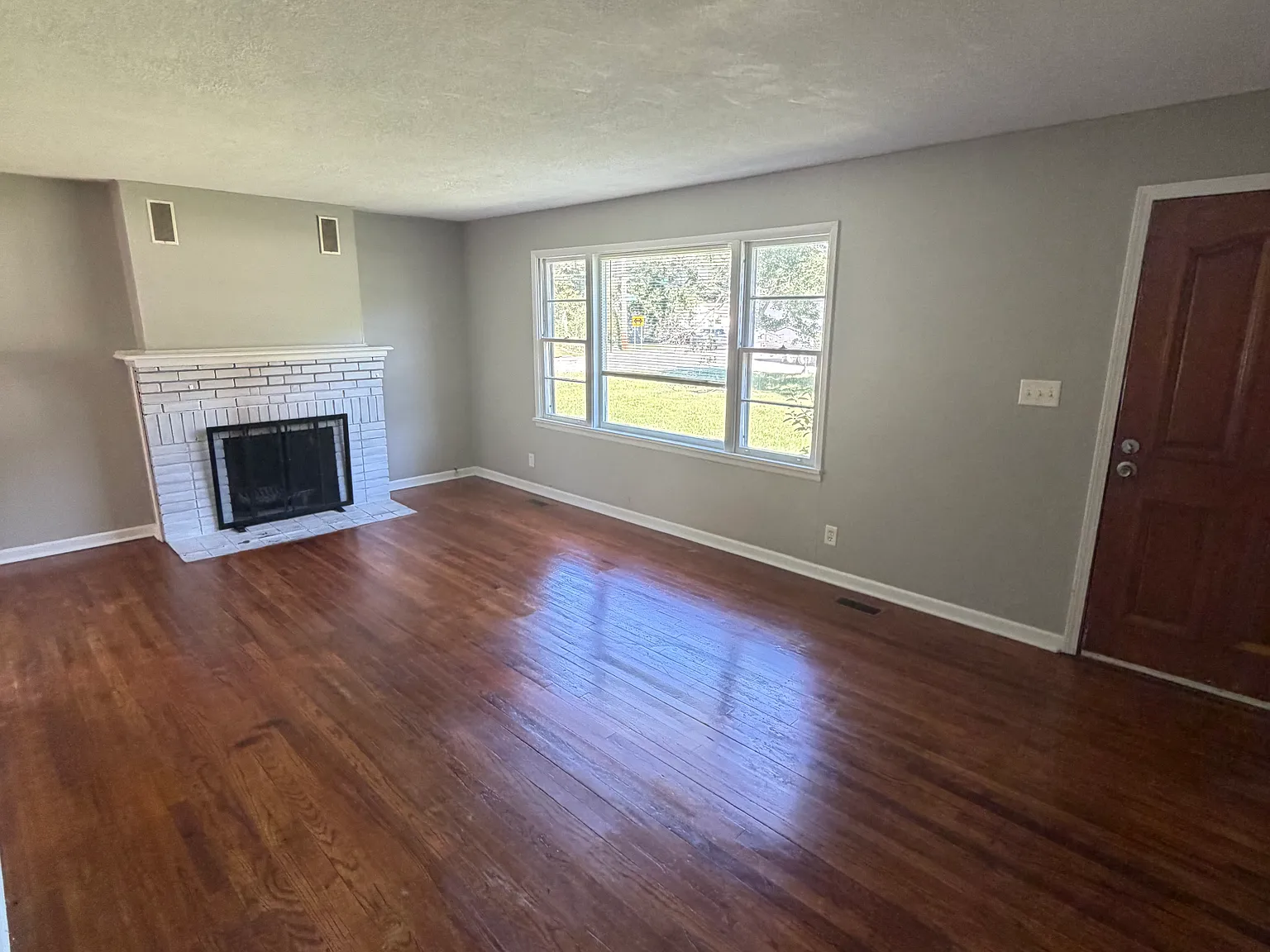 3 bed, 1250 sqft, $1,900 — Photo 4