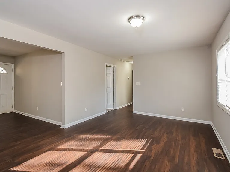 5734 Amalfi Way — Photo 5