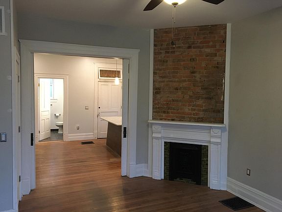 5th image of 2318 Ashland Ave #1
