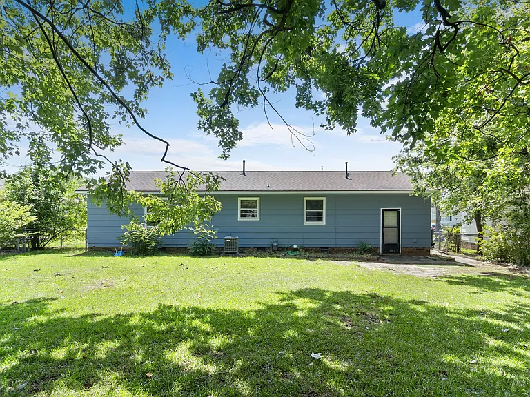 5215 Longbranch Dr — Photo 18