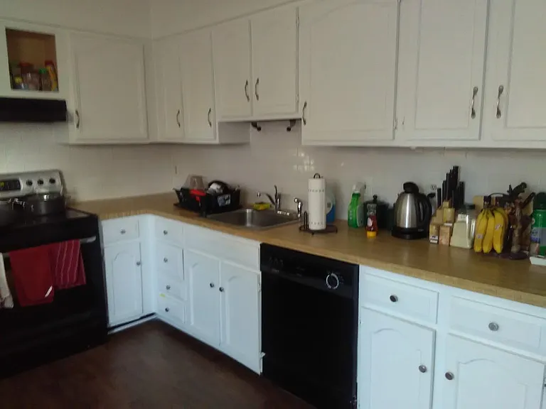 38 Chiswick Dr — Photo 2