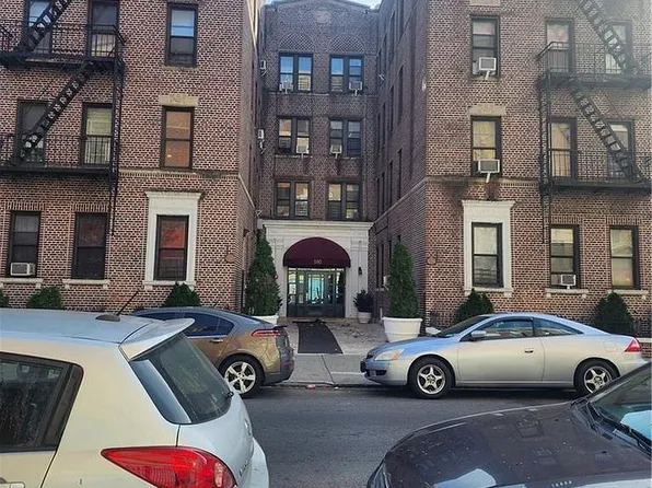 590 Parkside Ave APT 2CE, Brooklyn, NY 11226