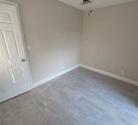 5th image of 931 SW 76th Ave #931