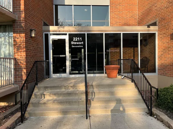 2211 S Stewart Ave APT 3B, Lombard, IL 60148
