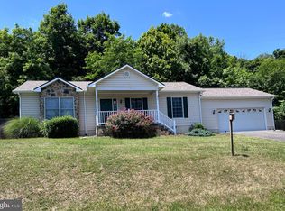 205 Southridge Dr, Berkeley Springs, WV 25411