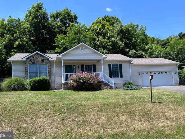 205 Southridge Dr, Berkeley Springs, WV 25411