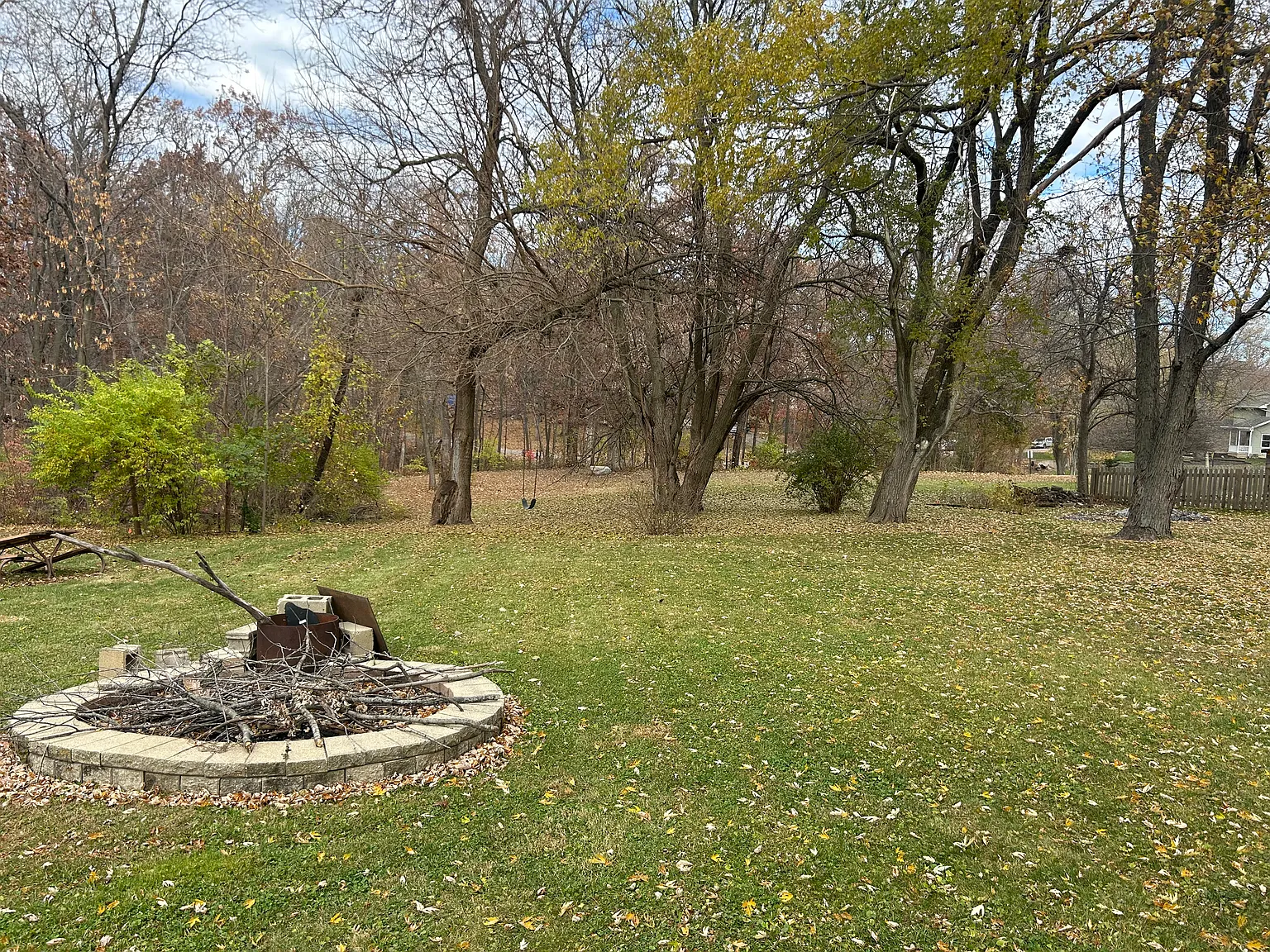 3 bed, 1300 sqft, $2,500 — Photo 3