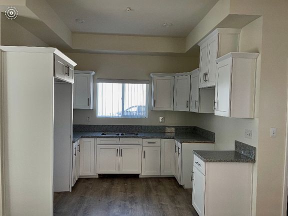 4th image of 3636-3642 E Walnut St