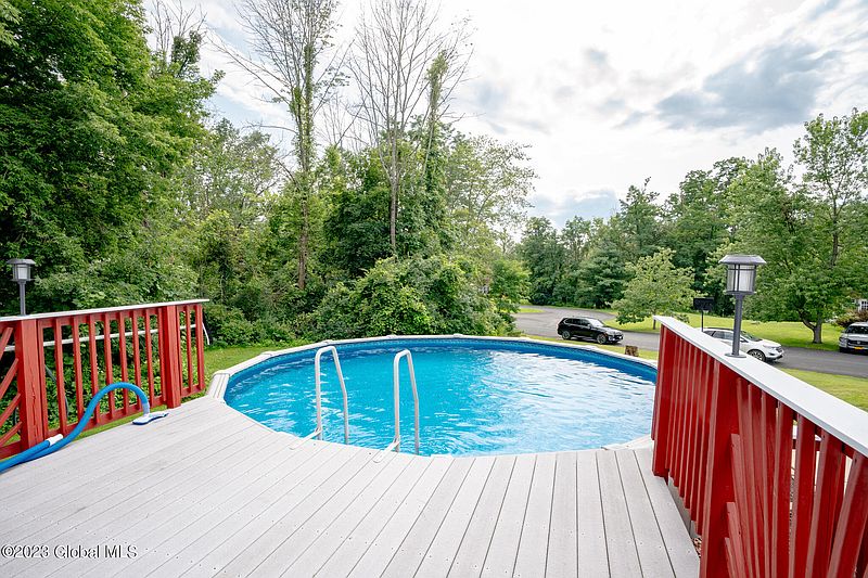 3rd image of 864 Dutch Drive