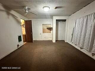 5th image of 21 Birdwood Dr