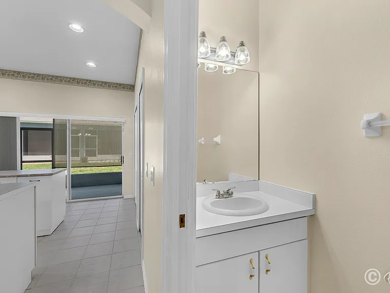 6737 Lake Rochester Ln — Photo 16