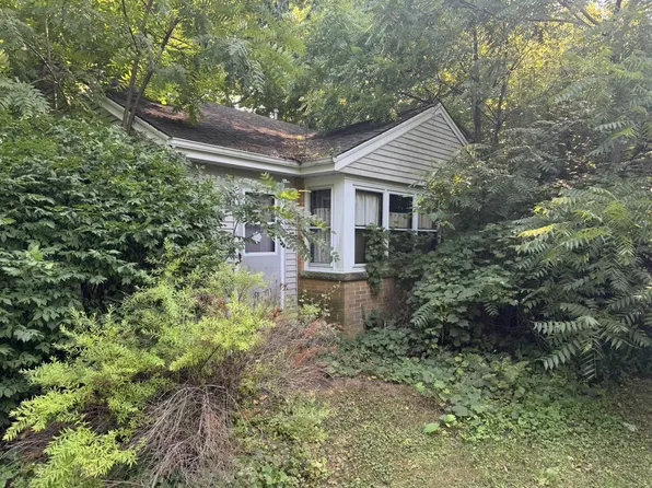 3629 W Woodward DRIVE, Franklin, WI 53132
