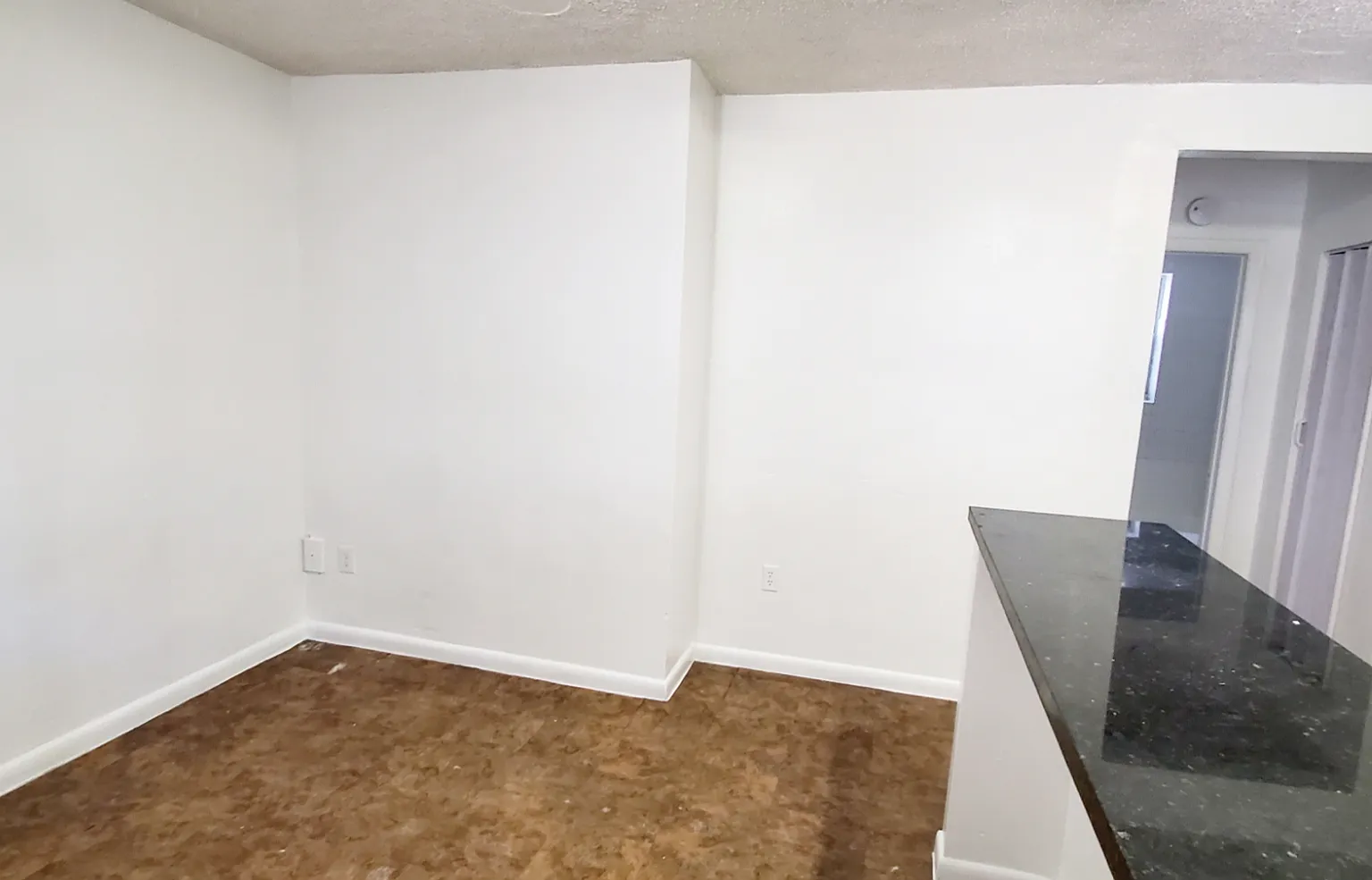 DOWNTOWN VILLAS LLC — Photo 4